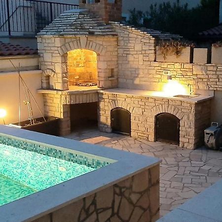 Traumferienwohnung Mit Privatem Pool & Gemuetlicher Grillecke Am Meer, Kroatien, Istrien, Liznjan Bei Medulin - Bester Urlaub An Der Adria, Fuer Paare Ngoại thất bức ảnh