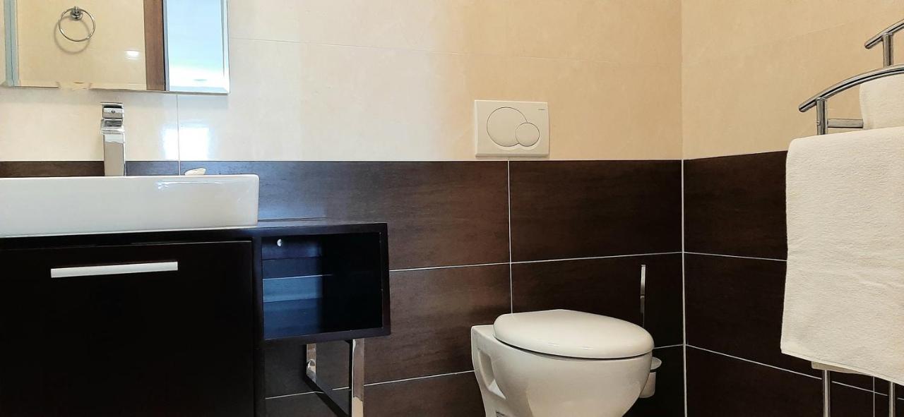 Traumferienwohnung Mit Privatem Pool & Gemuetlicher Grillecke Am Meer, Kroatien, Istrien, Liznjan Bei Medulin - Bester Urlaub An Der Adria, Fuer Paare Ngoại thất bức ảnh